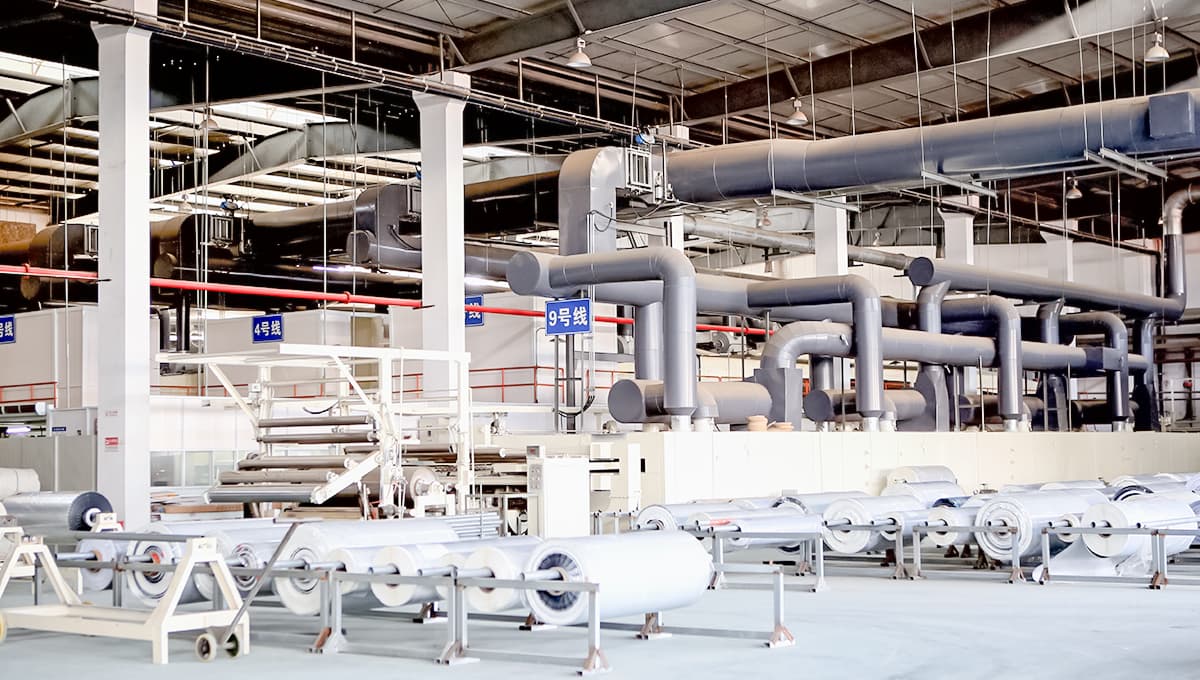 z6mg人生就是博反光拥有数十条反光布生产线